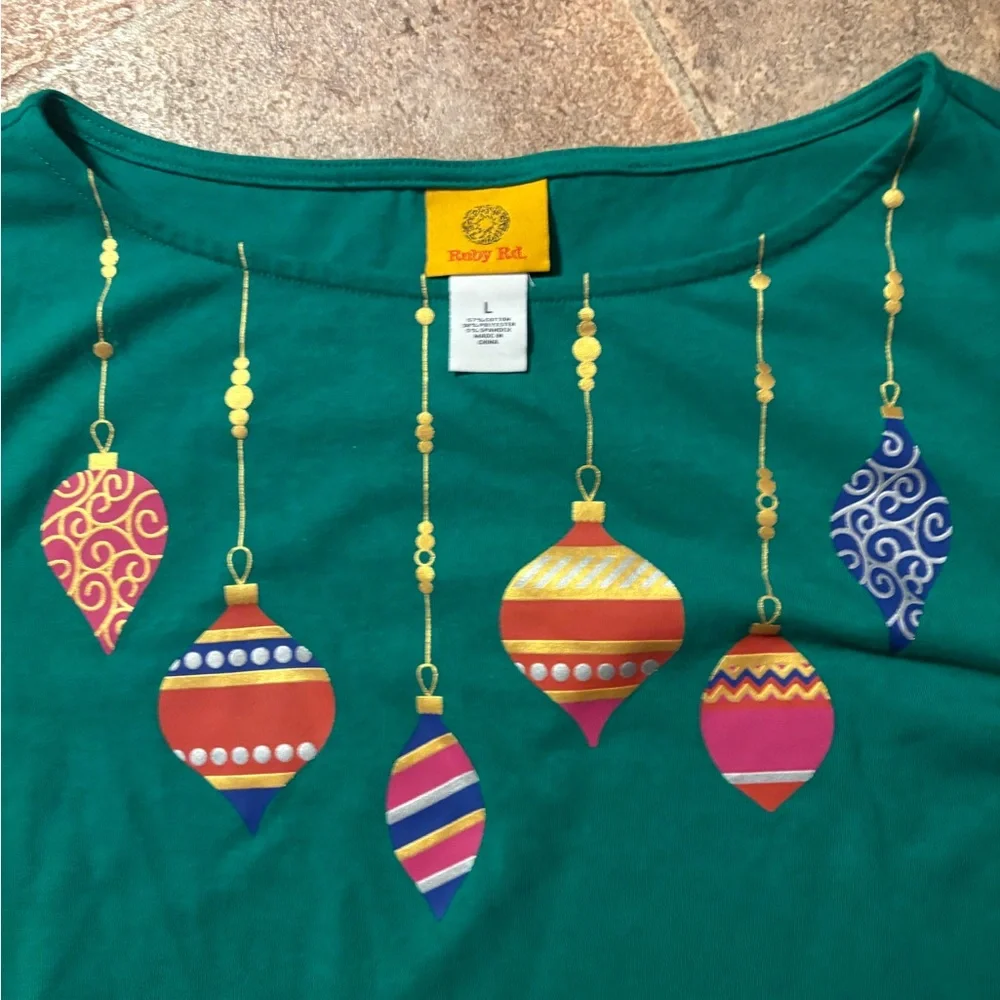 Ruby Rd Women’s Holiday Top - Picture 2 of 8